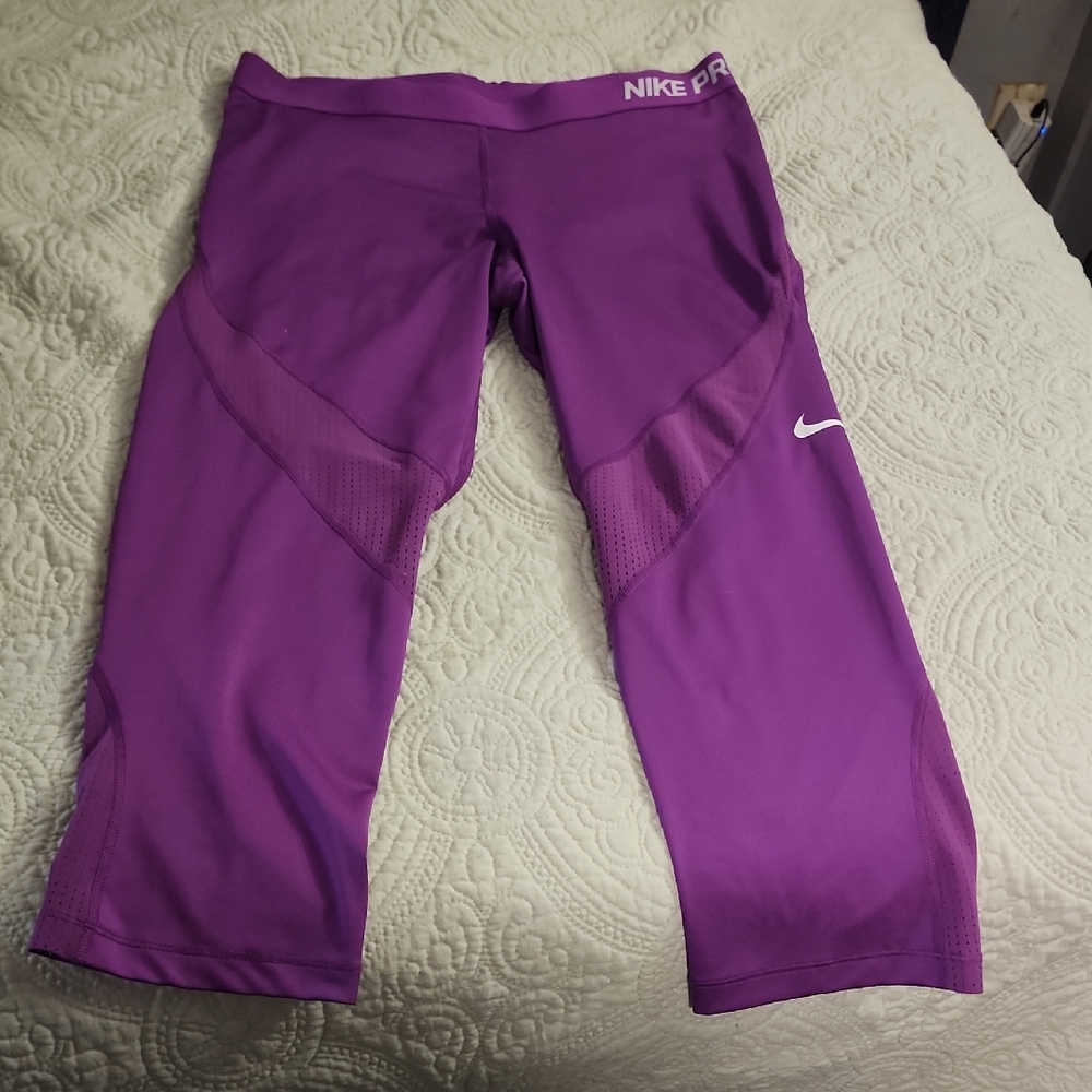 Nike Pro Violet Workout Capris